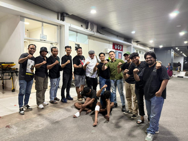 Kedua pelaku berhasil diamankan oleh Tim Gabungan kepolisian yang ada di Kalbar. Foto: Istimewa.