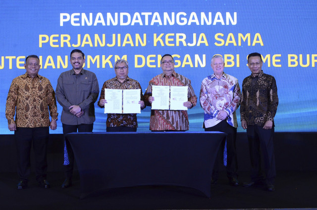 Kementerian UMKM bersama Credit Bureau Indonesia (CBI) resmi menandatangani Perjanjian Kerja Sama sekaligus menjadi momen peluncuran CBI SME Bureau. Foto: Dok. Istimewa