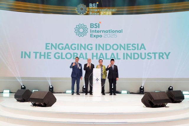 CEO Danantara Rosan Roeslani buka BSI International Expo 2025.