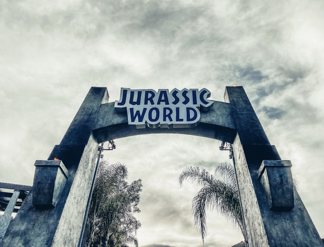 Ilustrasi Jurassic World Rebirth kapan tayang di Indonesia. Foto: Unsplash.com/Christopher Stark