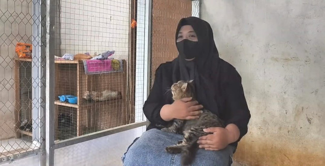 Cat lovers di Mempawah bersama kucing peliharaannya. Foto: M. Zain/Hi!Pontianak