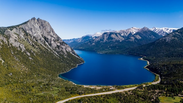 Jalan terindah di dunia. Foto: Route 40 Argentina. Sumber: Unsplash/Gaston Botoshansky