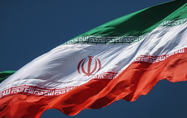Profil Ayatollah Ali Khamenei. Foto Hanya Ilustrasi. Sumber Foto: Unsplash.com/sina drakhshani