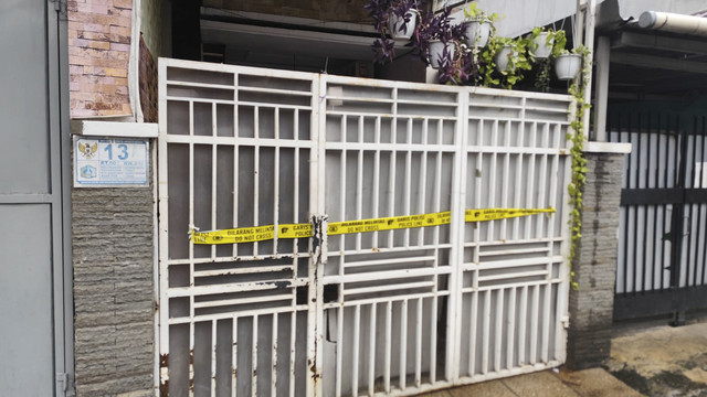 Suasana rumah guru ngaji yang mencabuli muridnya di kawasan Tebet, Jakarta Selatan, pada Minggu (29/6/2025).  Foto: Rachmadi Rasyad/kumparan