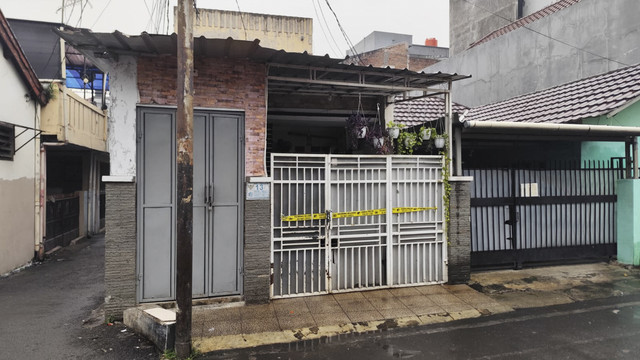 Suasana rumah guru ngaji yang mencabuli muridnya di kawasan Tebet, Jakarta Selatan, pada Minggu (29/6/2025).  Foto: Rachmadi Rasyad/kumparan
