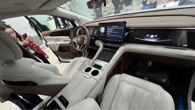 Wujud MPV BYD M9 di China. Foto: Car News China