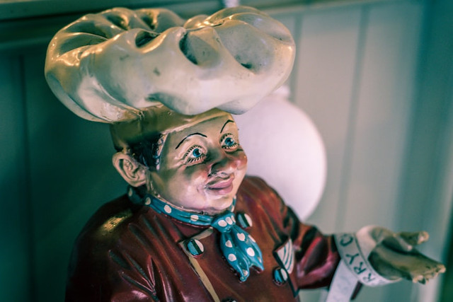 Ilustrasi Film Komedi Klasik. Unsplash.com/Jez Timms