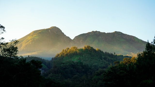 Tempat Wisata di Tawangmangu yang Lagi Hits. Foto Hanya Ilustrasi, Bukan Sebenarnya. Sumber Foto: Unsplash.com/Jeremy Liem
