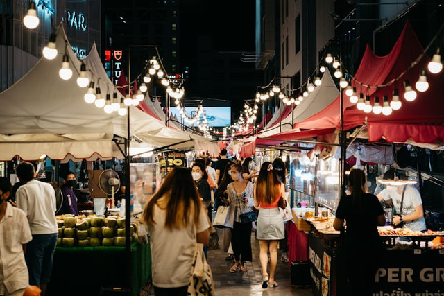 Wisata Kuliner Samarinda. Foto hanyalah ilustrasi bukan tempat sebenarnya. Sumber: Unsplash/Markus Winkler