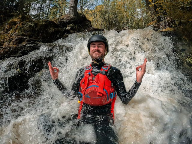 4 Wisata Body Rafting Pangandaran. Foto hanya ilustrasi, bukan tempat sebenarnya. Sumber: Pexels/Timothy Reid