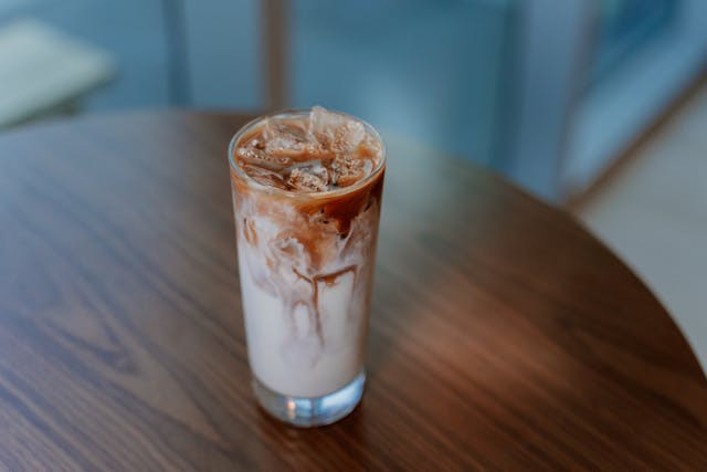 Menu Kopi Tuku Best Seller. Foto hanya ilustrasi, bukan tempat sebenarnya. Sumber: Pexels/RDNE