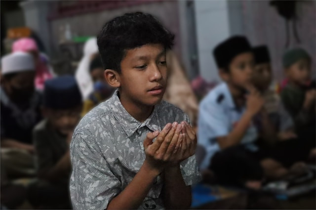 Doa Berlindung dari Sifat Munafik. Foto Hanya Ilustrasi. Sumber Foto: Unsplash.com/Raka Dwi Wicaksana