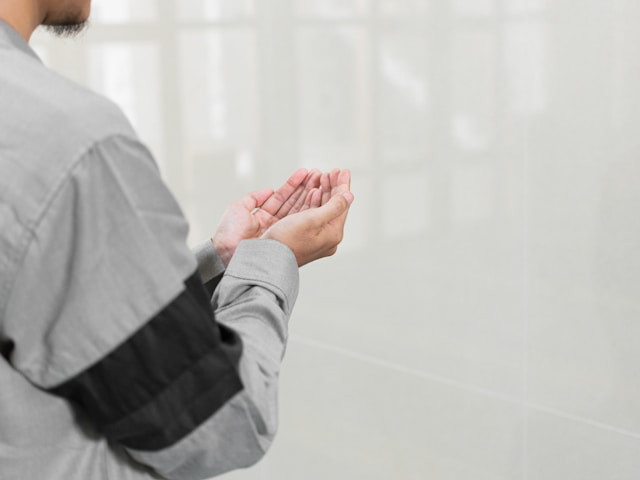 Doa Berlindung dari Sifat Sombong yang Tercela. Foto Hanya Ilustrasi. Sumber Foto: Unsplash.com/Masjid Pogung Dalangan