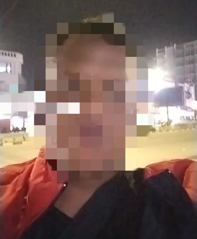 Pria yang melakukan hubungan badan di live instagram meminta maaf. Foto : TikTok/@alesgancangkertapati