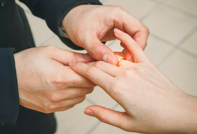 Ilustrasi contoh rundown acara lamaran - Sumber: unsplash.com/@arkenstone_jr