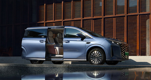 MPV BYD M9 berpenggerak PHEV. Foto: Dok. BYD