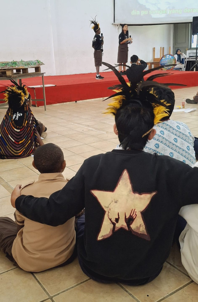 Foto diambil pada April 2025 saat kunjungan ke Sekolah Anak Indonesia Sentul, yang khusus melayani anak-anak dari berbagai kabupaten di Papua.
