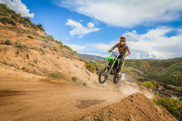 Ilustrasi Rekomendasi Motor Trail Murah. Sumber: Pexels/Binyamin Mellish