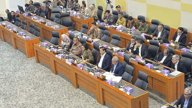 Defisit APBN Melebar, Sri Mulyani Minta Restu DPR Gunakan SAL Defisit APBN Melebar, Sri Mulyani Minta Restu DPR Gunakan SAL