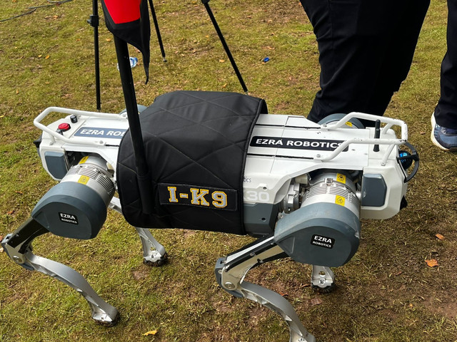 Robodog milik PT. EZRA ROBOTICS Teknologi di Monas, Jakarta Pusat, Selasa (1/7). Foto: Rayyan Farhansyah/kumparan