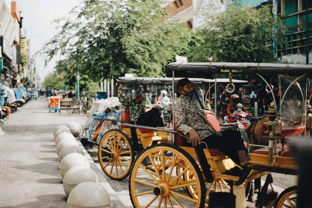 Ilustrasi Sejarah Jalan Jogja-Solo. Unsplash/Farhan Abas
