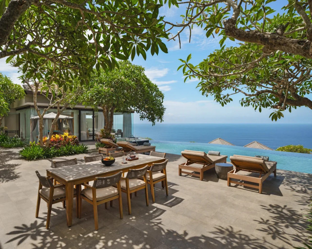 Kolam renang pribadi dalam salah satu vila Umana Bali. Foto: Umana Bali