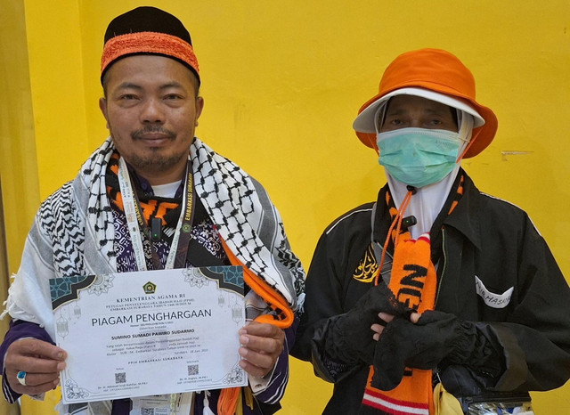 Sumino dan istrinya.