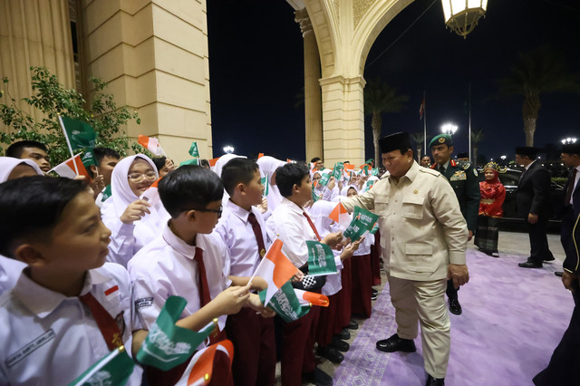 Presiden Prabowo tiba di Ritz Carlton Hotel, Jeddah, Arab Saudi, Selasa (1/7) malam. Foto: Dok. Biro Pers Sekretariat Presiden