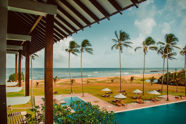Hotel di Tanjung Lesung. Foto hanya ilustrasi, bukan tempat sebenarnya. Sumber: Unsplash/Nilanka Kariyawasam