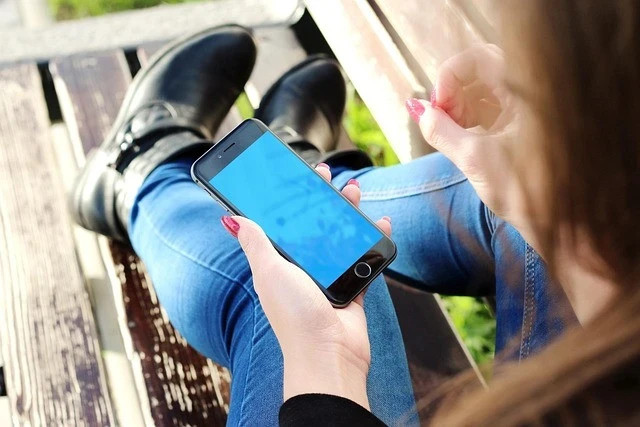 Ilustrasi HP 2 jutaan tanpa iklan. Foto: Jan Vašek/Pixabay