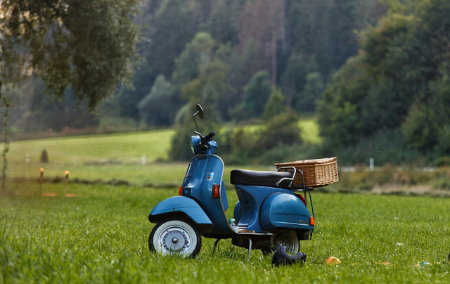 Ilustrasi rekomendasi motor listrik di bawah 10 juta. Sumber foto: Pixabay/ Schwarzwaldandi