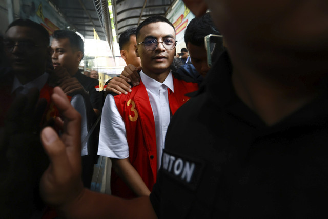 Terdakwa Vadel Badjideh saat tiba di Pengadilan Negeri Jakarta Selatan, Jakarta, Rabu, (2/7/2025). Foto: Agus Apriyanto