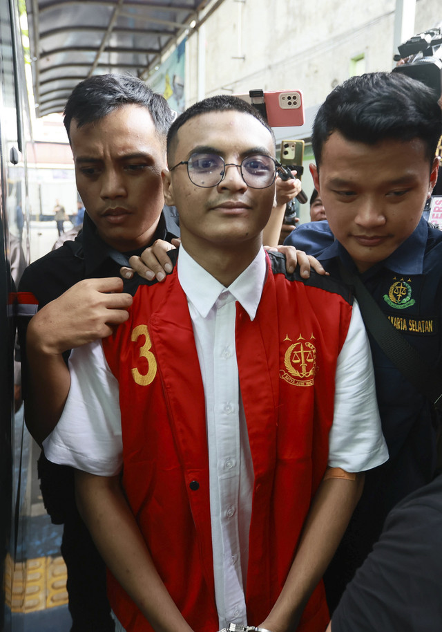 Terdakwa Vadel Badjideh saat tiba di Pengadilan Negeri Jakarta Selatan, Jakarta, Rabu, (2/7/2025). Foto: Agus Apriyanto