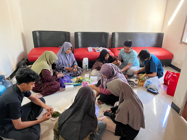 Proses Pembuatan Sambal Ikan Pindang Bersama