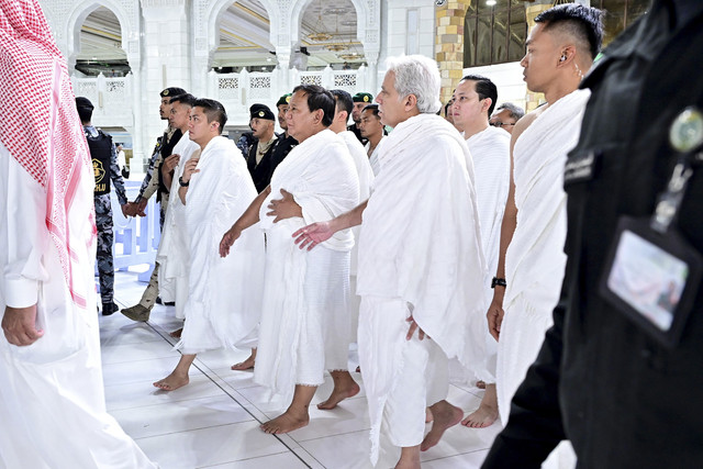 Presiden Republik Indonesia Prabowo Subianto menutup kunjungan kenegaraan di Arab Saudi dengan melaksanakan ibadah Umrah di Kota Suci Makkah pada Kamis, (3/7/2025) dini hari. Foto: Muchlis Jr - Biro Pers Sekretariat Presiden