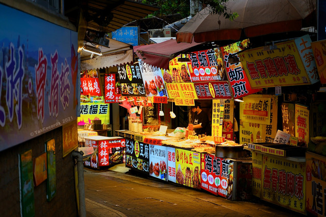 Kuliner Viral di PRJ 2025. Foto hanya ilustrasi, bukan tempat sebenarnya. Sumber: unsplash.com/Tak Scott.