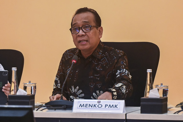 Menko Bidang Pembangunan Manusia dan Kebudayaan Pratikno saat rapat koordinasi tingkat menteri di Jakarta, Kamis (3/7/2025). Foto: Rivan Awal Lingga/ANTARA FOTO