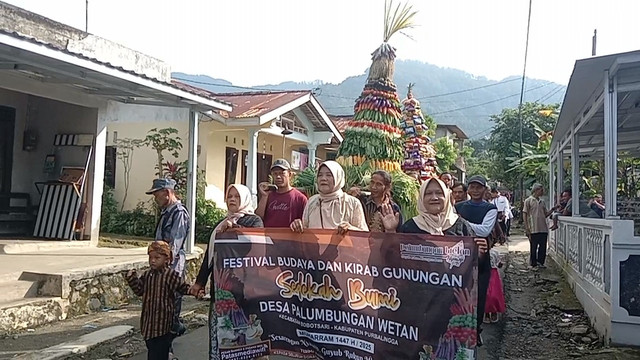 Dari Kirab Gunungan hingga Begalan: Tradisi Unik Desa Palumbungan Wetan (Dok: Foto Pribadi; 29/06/2025)