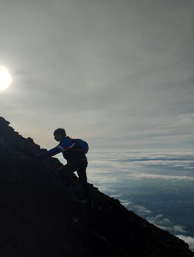 Pendakian Puncak Gunung Slamet Picture By Muhamad Ilham Mukti