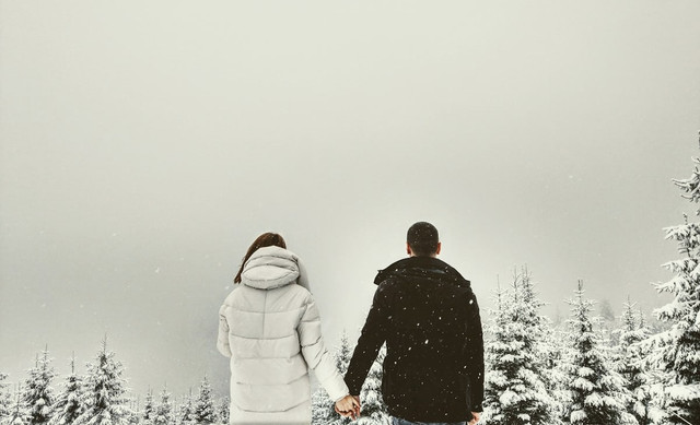 Ilustrasi Makna Lagu Lover Girl - Laufey    Sumber Unsplash/Pereanu Sebastian