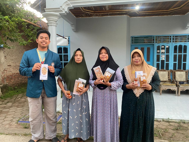 Sesi Foto Bersama Kelompok Pemindangan