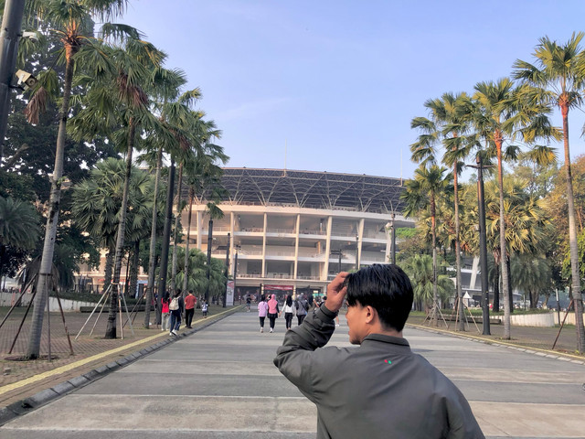 Foto: (Dokumen Pribadi) ilustrasi Self-healing seorang sedang olahraga pagi di GBK untuk atasi stress
