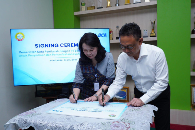 Penandatanganan MoU PT Bank Central Asia (BCA) Tbk dengan Pemerintah Kota Pontianak. Foto: Dok. Prokopim Pemkot Pontianak