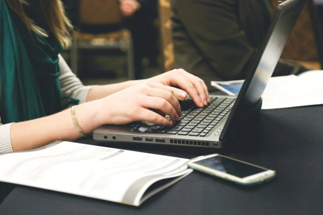 Ilustrasi cara membuat struktur organisasi di Word. Foto: pexels.com/Startup Stock Photos