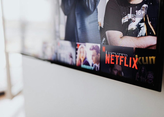 Ilustrasi Film Netflix Terbaru Juli 2025. Pexels/Photo By: Kaboompics.com