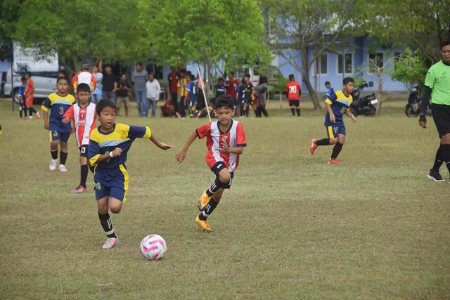 Iustrasi turnamen sepak bola usia dini. Foto: TNI AU