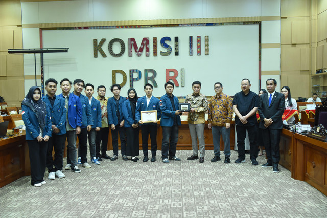 BEM UNILA Turut Sampaikan Aspirasi Terkait RKUHAP Kepada Komisi ||| DPR RI | foto : Istimewa