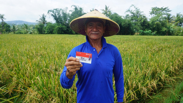 AgenBRILink sukses bantu petani di Kecamatan Klambu, Kabupaten Grobogan mendapat akses layanan keuangan. Foto: dok. BRI