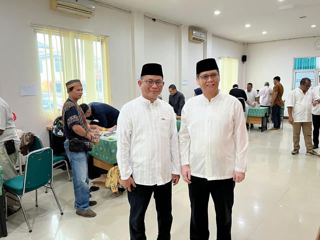 HUT Ke-61 Bank Kalbar, Ratusan Anak Ikut Khitanan Massal | kumparan.com
