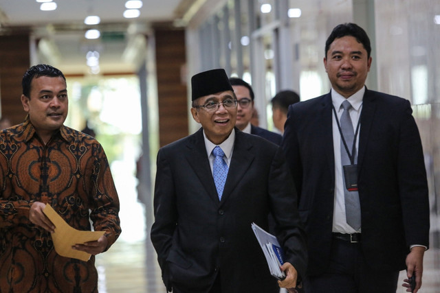 Dwisuryo Indroyono Soesilo (tengah) usai mengikuti "Fit and Proper Test" dengan Komisi I DPR di Kompleks Parlemen Senayan, Jakarta, Sabtu (5/7/2025). Foto: Asprilla Dwi Adha/ANTARA FOTO